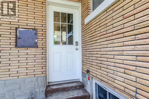 139 Elgin Crescent Waterloo ON N2J 2S5