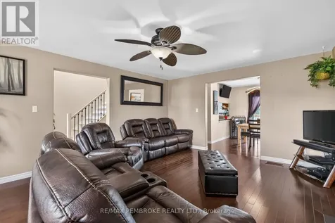 9 Heron Drive Laurentian Valley ON K8A 8N8