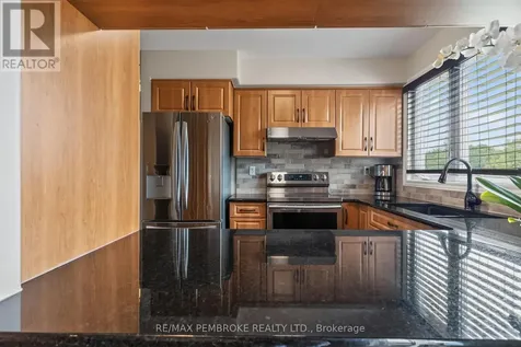 9 Heron Drive Laurentian Valley ON K8A 8N8