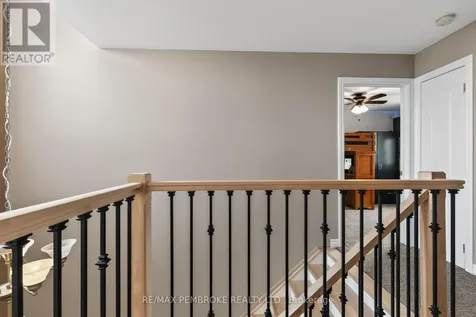 9 Heron Drive Laurentian Valley ON K8A 8N8
