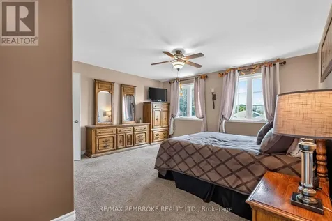 9 Heron Drive Laurentian Valley ON K8A 8N8