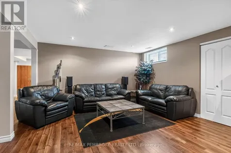 9 Heron Drive Laurentian Valley ON K8A 8N8