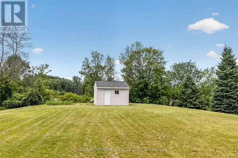 9 Heron Drive Laurentian Valley ON K8A 8N8