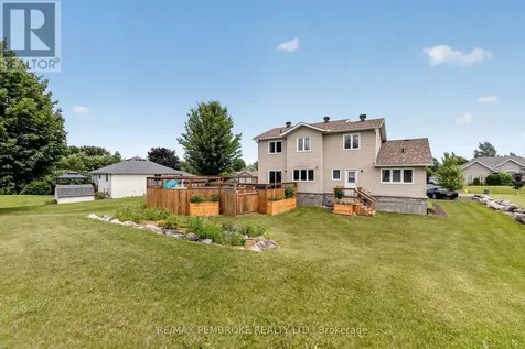 9 Heron Drive Laurentian Valley ON K8A 8N8