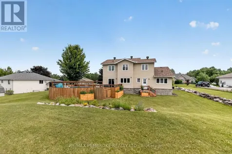 9 Heron Drive Laurentian Valley ON K8A 8N8