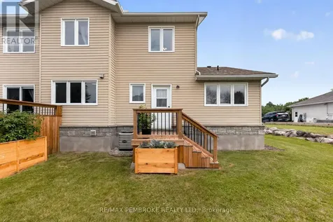 9 Heron Drive Laurentian Valley ON K8A 8N8
