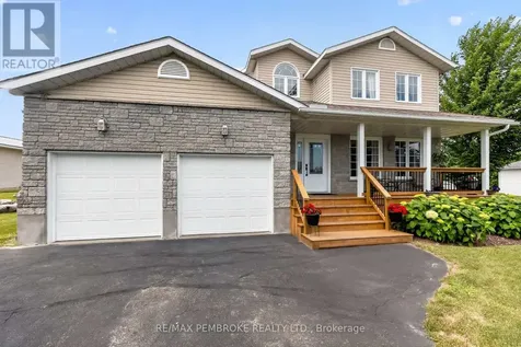 9 Heron Drive Laurentian Valley ON K8A 8N8