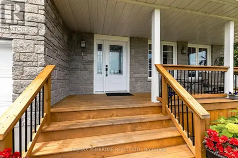 9 Heron Drive Laurentian Valley ON K8A 8N8
