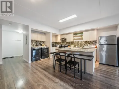 8 Hickory Street West Waterloo ON N2L 3H6