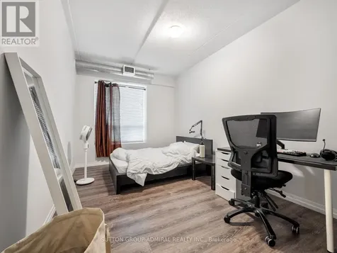8 Hickory Street West Waterloo ON N2L 3H6