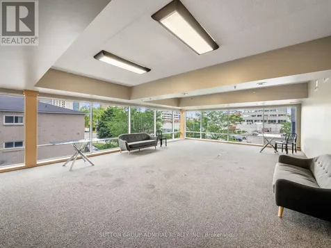 8 Hickory Street West Waterloo ON N2L 3H6
