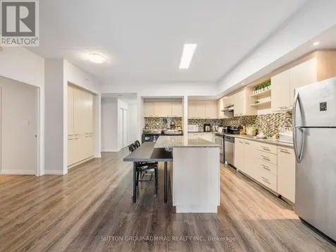 8 Hickory Street West Waterloo ON N2L 3H6