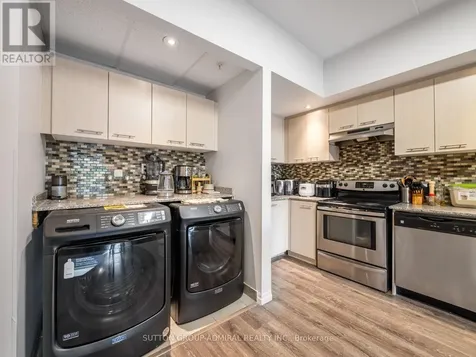 8 Hickory Street West Waterloo ON N2L 3H6