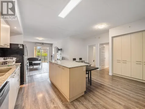 8 Hickory Street West Waterloo ON N2L 3H6