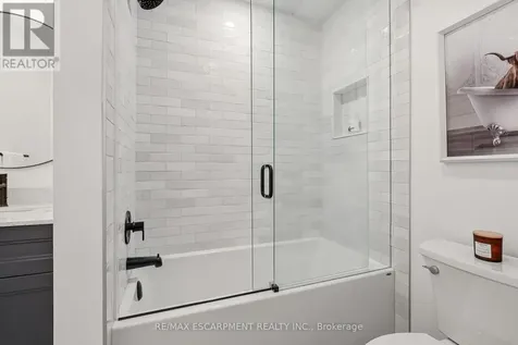 2089 Broadleaf Crescent Burlington (uptown) ON L7L 6S3