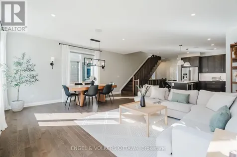 512 Chene Way Ottawa ON K1K 4Z1