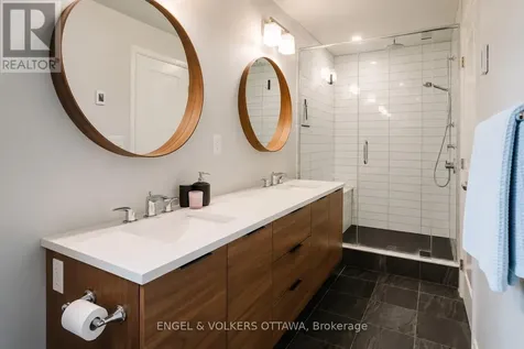 512 Chene Way Ottawa ON K1K 4Z1