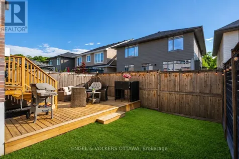 512 Chene Way Ottawa ON K1K 4Z1
