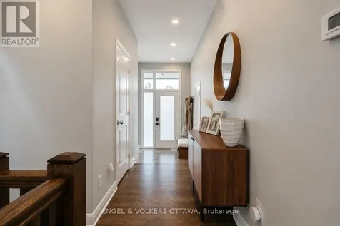 512 Chene Way Ottawa ON K1K 4Z1