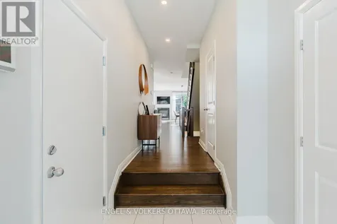 512 Chene Way Ottawa ON K1K 4Z1