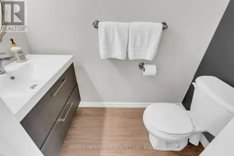 151 Clairfields Drive East Guelph (pineridge/westminster Woods) ON N1L 1P5