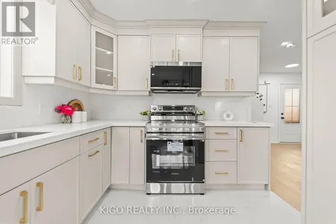 25 Bush Clover Crescent Kitchener ON N2E 3P9