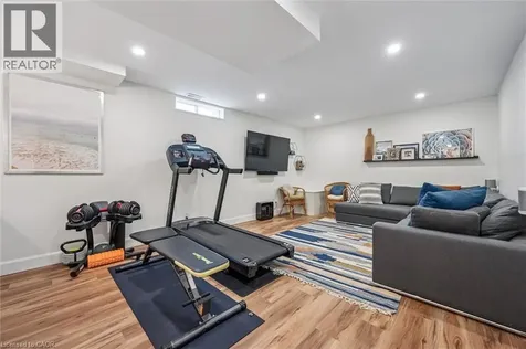 402 Westvale Drive Waterloo ON N2T 2H6