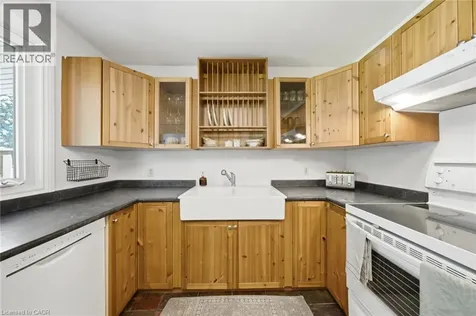 112 Sydenham Street Brantford ON N3R 3Y6