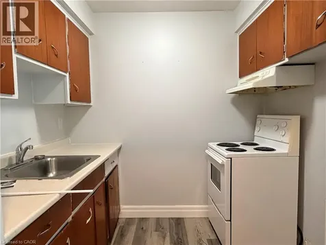 443 Hazel Street Waterloo ON N2L 3P7