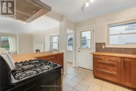 323 Lanark Avenue North Ottawa ON K1Z 6R6