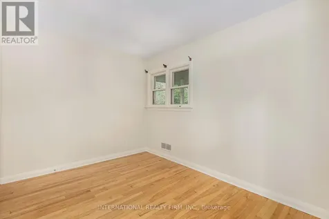 323 Lanark Avenue North Ottawa ON K1Z 6R6