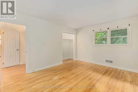 323 Lanark Avenue North Ottawa ON K1Z 6R6
