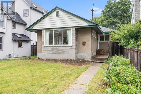 323 Lanark Avenue North Ottawa ON K1Z 6R6