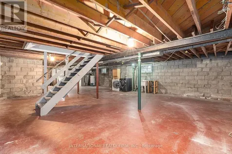 323 Lanark Avenue North Ottawa ON K1Z 6R6