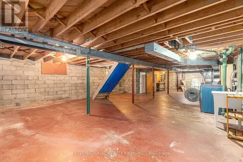 323 Lanark Avenue North Ottawa ON K1Z 6R6