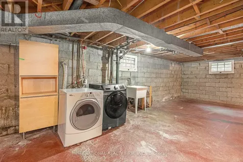 323 Lanark Avenue North Ottawa ON K1Z 6R6