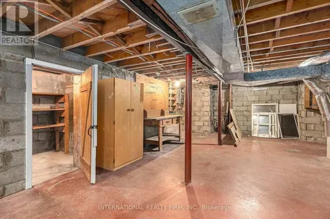 323 Lanark Avenue North Ottawa ON K1Z 6R6
