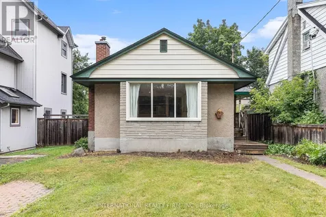 323 Lanark Avenue North Ottawa ON K1Z 6R6