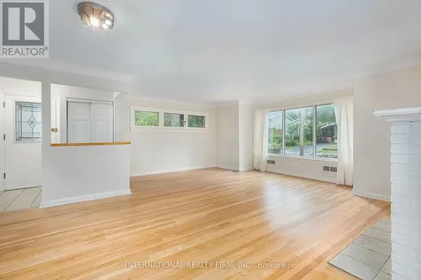 323 Lanark Avenue North Ottawa ON K1Z 6R6