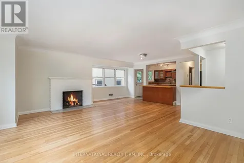 323 Lanark Avenue North Ottawa ON K1Z 6R6