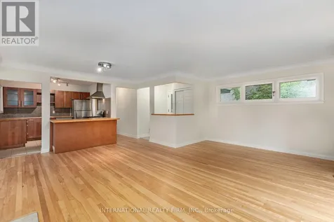 323 Lanark Avenue North Ottawa ON K1Z 6R6