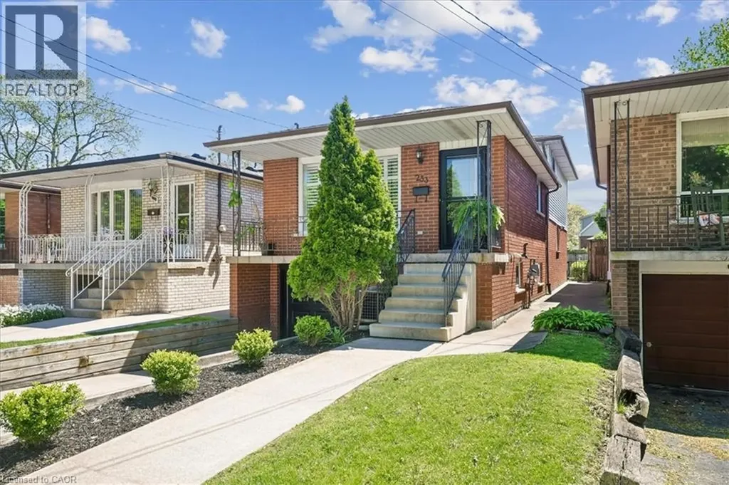 233 East 8th Street Hamilton ON L9A 3L7