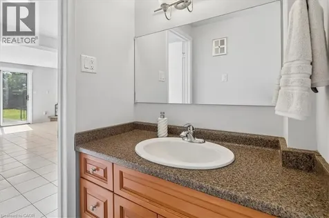 233 East 8th Street Hamilton ON L9A 3L7