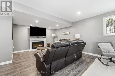 72 Avonwood Drive West Stratford ON N4Z 1B4