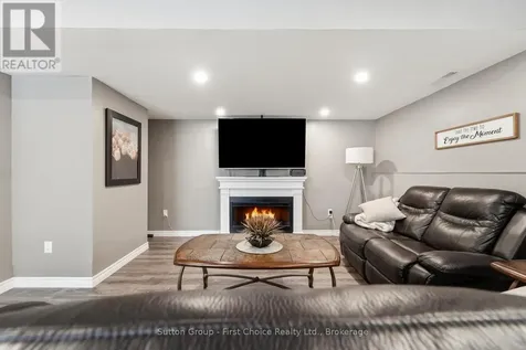 72 Avonwood Drive West Stratford ON N4Z 1B4
