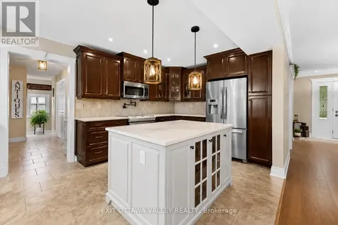 605 Elizabeth Street Pembroke ON K8A 1X3