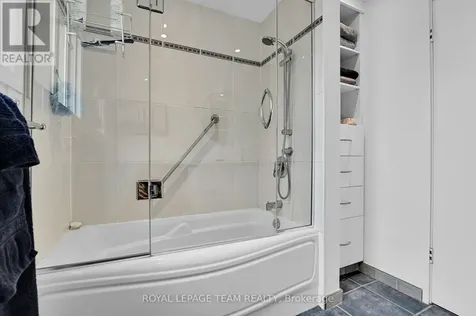 2186 Valley Drive Ottawa ON K1G 2P8