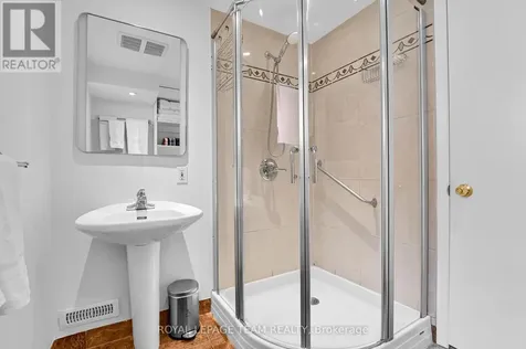 2186 Valley Drive Ottawa ON K1G 2P8