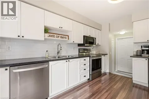 2089 Broadleaf Crescent Burlington ON L7L 6S3