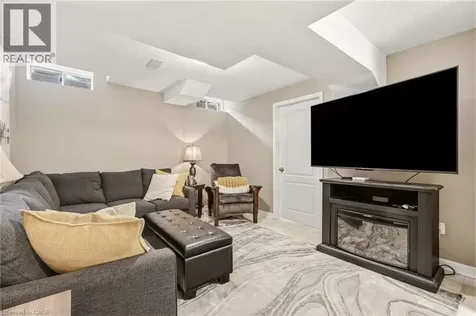 2089 Broadleaf Crescent Burlington ON L7L 6S3